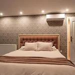 Luxury Private House In Center